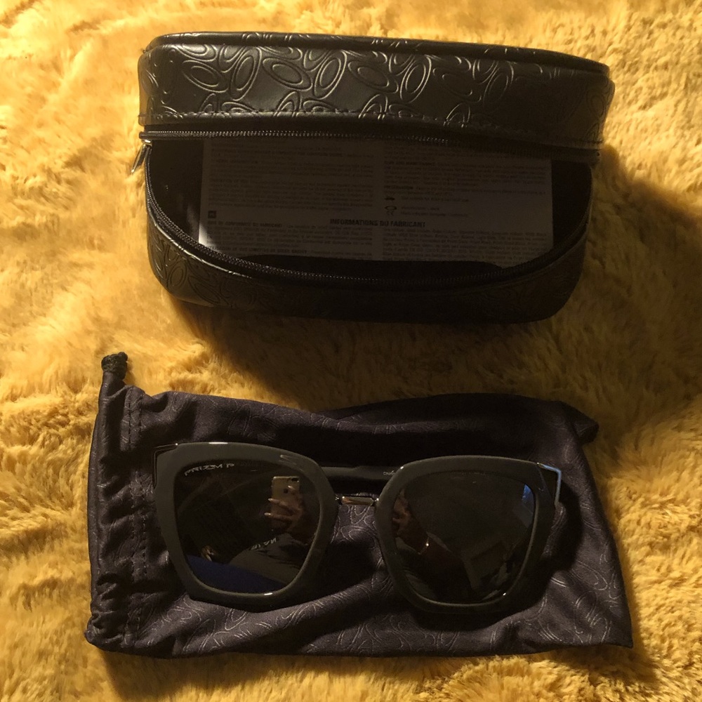 Oakley Women’s 0OO9445 Sideswept Carbon Black Polarized Sunglasses